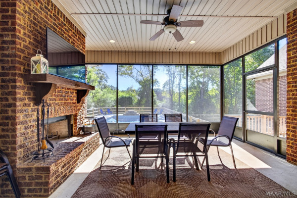 406 Clear Creek View