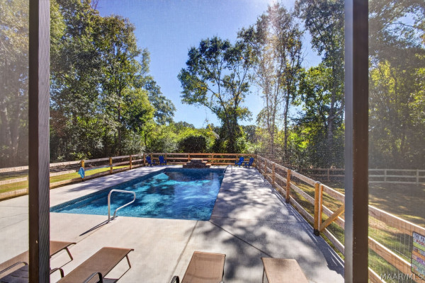 406 Clear Creek View