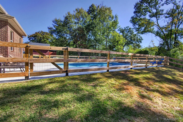 406 Clear Creek View