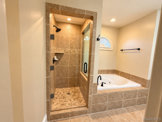 9829 HELMSLEY Circle