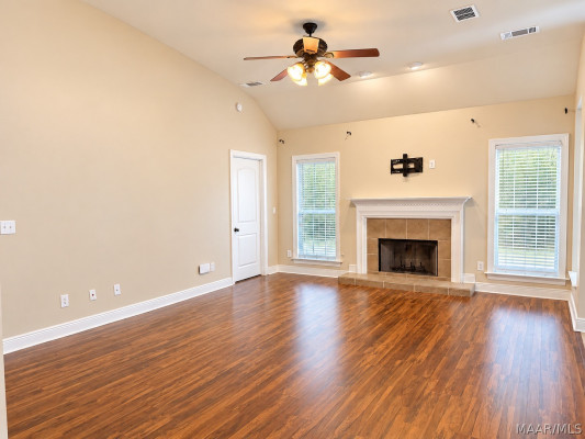 9829 HELMSLEY Circle
