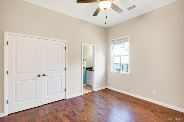 9400 CRESCENT LODGE Circle