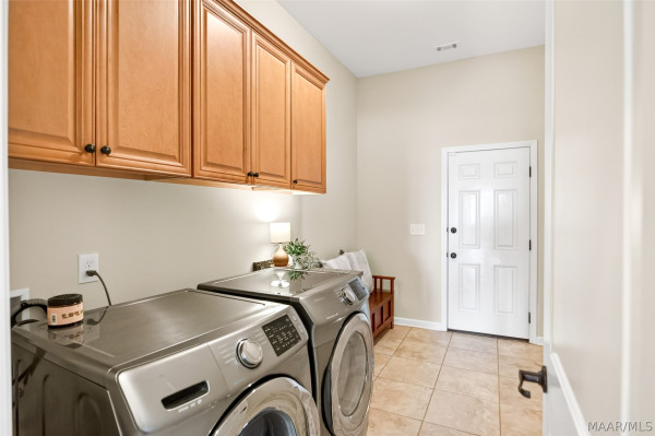 9400 CRESCENT LODGE Circle