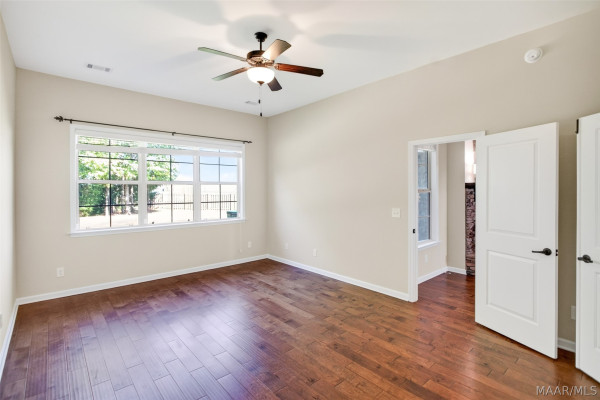 9400 CRESCENT LODGE Circle