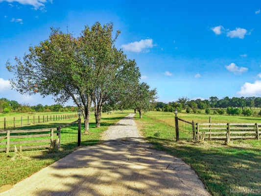 1798 Highway 82 .