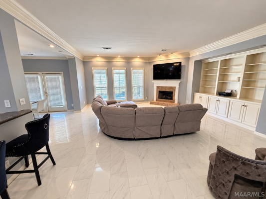 867 Somerset Drive