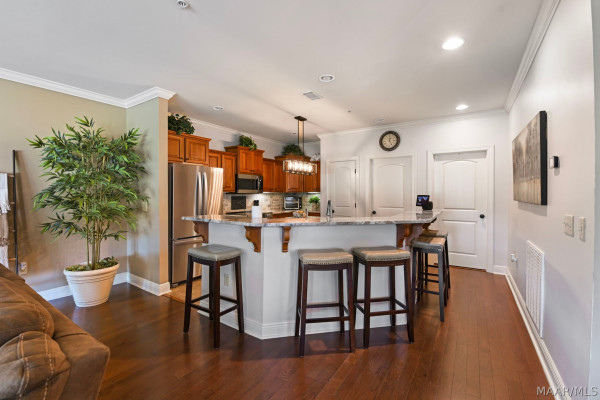 15 White Water Way