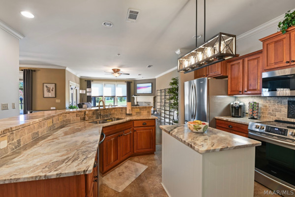 15 White Water Way