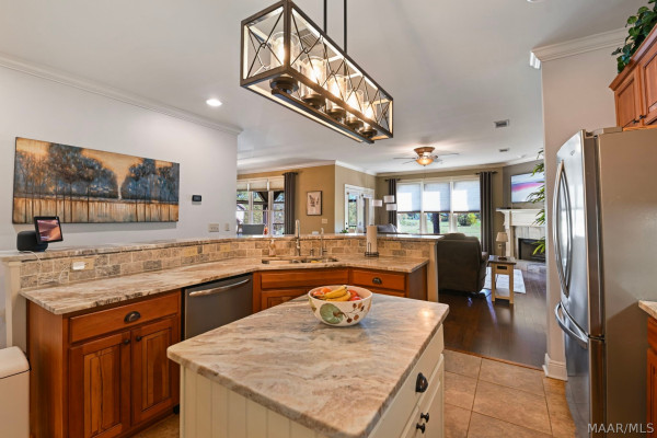 15 White Water Way
