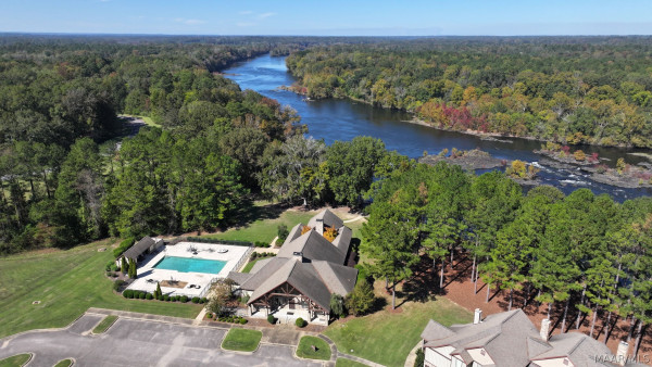 15 White Water Way