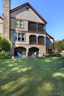 15 White Water Way