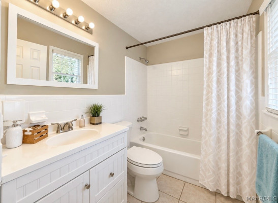 3706 Menlo Court
