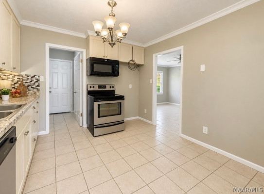 3706 Menlo Court