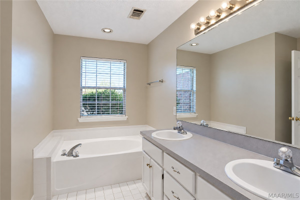 26 Silver Pointe Drive