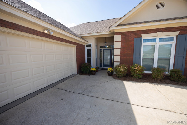 517 Red Oak Court