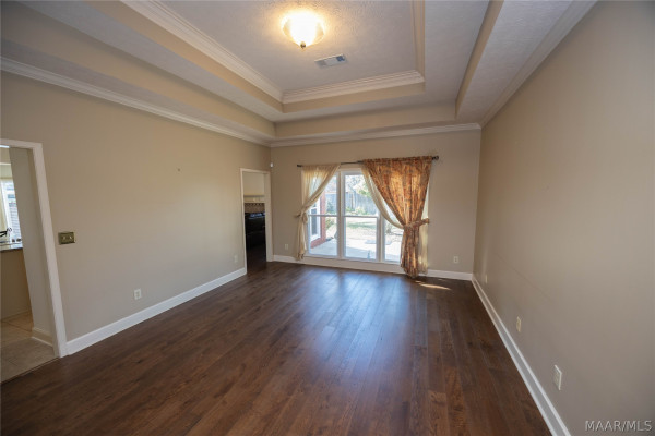 517 Red Oak Court