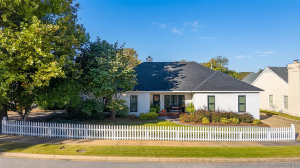 8108 Oak Alley