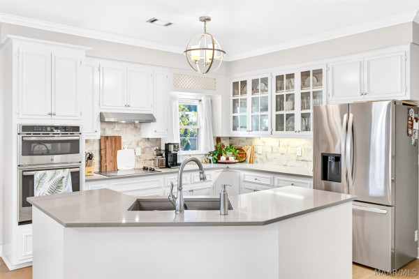 8108 Oak Alley