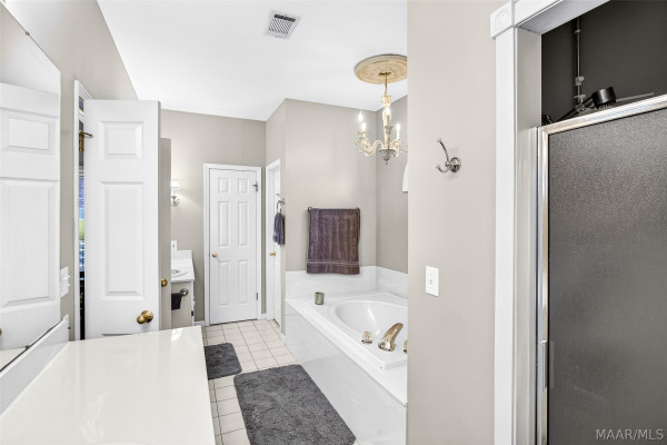 8108 Oak Alley
