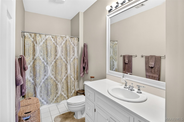 8108 Oak Alley