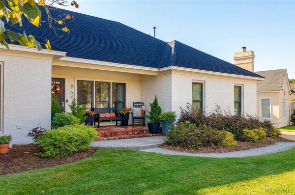 8108 Oak Alley